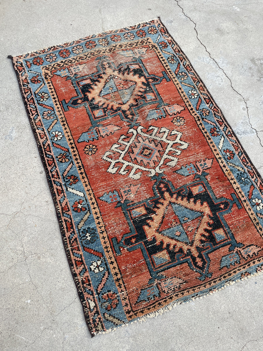 Tribal Persian Mini Rug No. r5344 - J&D Oriental Rugs Co