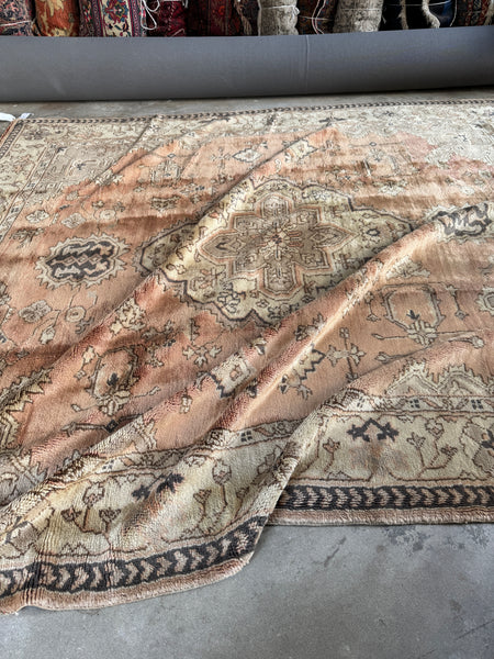 Soft and Silky Antique Oushak Rug / 8’6 x 9’9 Rug #4286