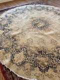 9'5 x 9'5 Round Persian Ivory rug #2201 / 10x10 Vintage Rug