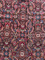 Linear arrangement of motifs across rug width