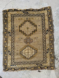 Small Neutral Antique Scatter Mat / 2'2 x 2'7 Rug #4316