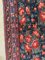 Close up of border bands and main field.