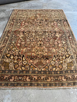 Fine antique Persian Tabriz rug in excellent condition with exceptional craftsmanship.