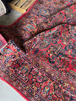 Vegetable-dyed wool Persian rug with vibrant colors