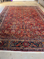 Vintage Mahal rug with rich vegetable-dyed colors.