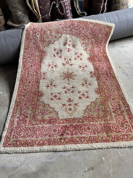 Blue Parakeet Rugs | Antique & Vintage Rugs – Blue Parakeet Rugs