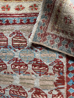 1920s Persian Mahal skinny runner with alternating warm and cool tones.