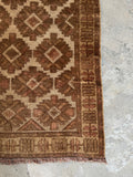 Corner view of long neutral runner.