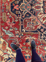 9'6 x 12' Antique Serapi rug with ivory spandrels #2079 / 10x12 Vintage Rug - Blue Parakeet Rugs