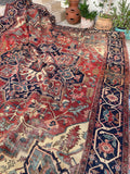 9'6 x 12' Antique Serapi rug with ivory spandrels #2079 / 10x12 Vintage Rug - Blue Parakeet Rugs