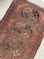 3'2 x 4'7 Antique Worn Baluch rug #2649 / 3x5 vintage rug - Blue Parakeet Rugs