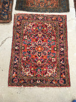 2’5 x 3’2 antique Sarouk Mat Rug - Blue Parakeet Rugs
